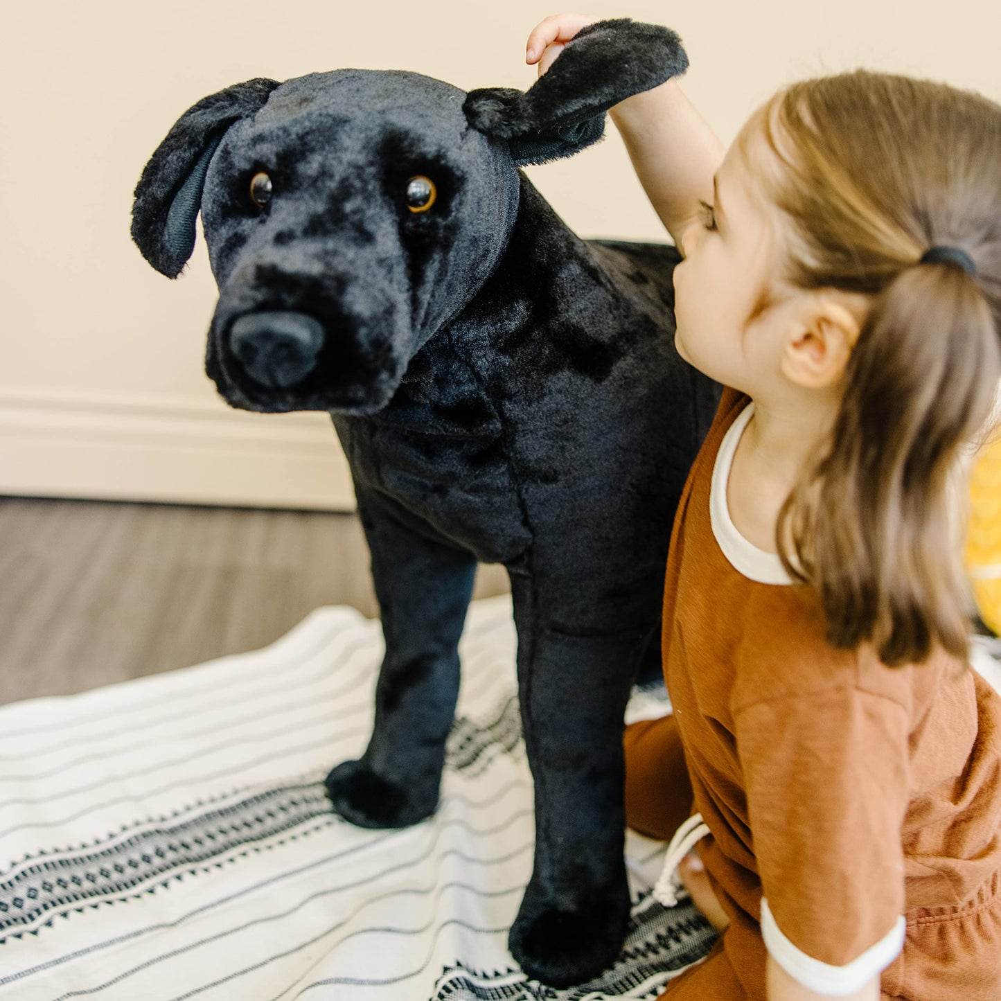 Melissa & Doug Giant Black Lab - Lifelike Stuffed Animal, Black Lab Markings, Handcrafted, 77.47 cm H x 49.53 cm W x 24.13 cm L