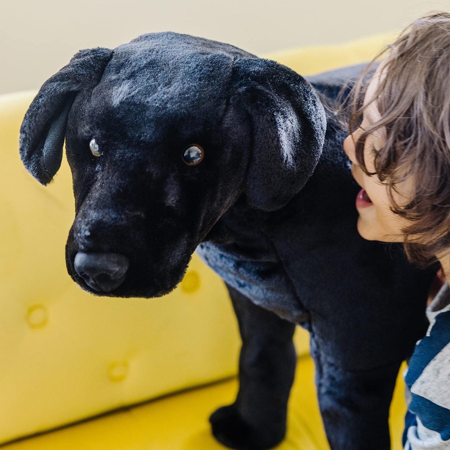 Melissa & Doug Giant Black Lab - Lifelike Stuffed Animal, Black Lab Markings, Handcrafted, 77.47 cm H x 49.53 cm W x 24.13 cm L